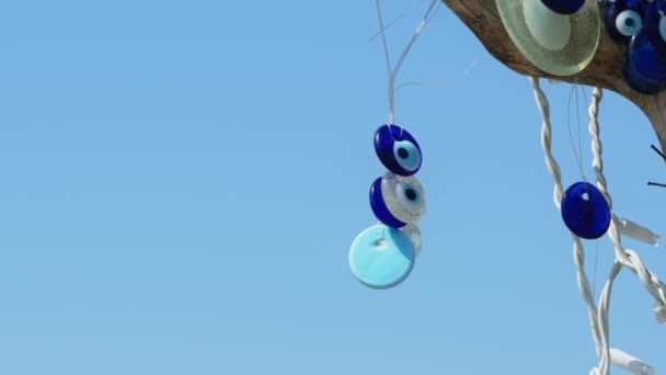 Blue Bead Amulet Yang Dikatakan Membawa Keberuntungan Video — Stok Video
