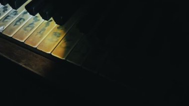 Soyut Vintage Retro ve Nostaljik Müzik Enstrümanı Piyano Anahtarları