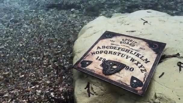 Espiritual Scary Witchcraft Ouija Board Concepto Aire Libre — Vídeos de Stock