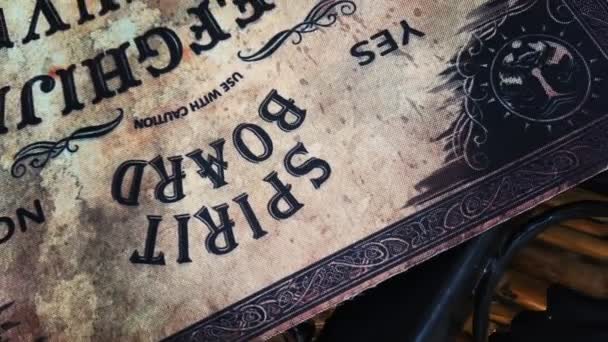 Duchowe Przerażające Czarnoksięstwo Ouija Board Outdoor Concept — Wideo stockowe