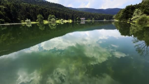 Casa Sul Lago Natura Verde Selvaggia Turchia — Video Stock