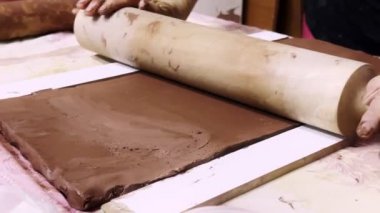 Bir Seramik Atölye ve Aletlerde Çalışmak