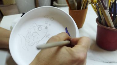 Bir Seramik Atölye ve Aletlerde Çalışmak