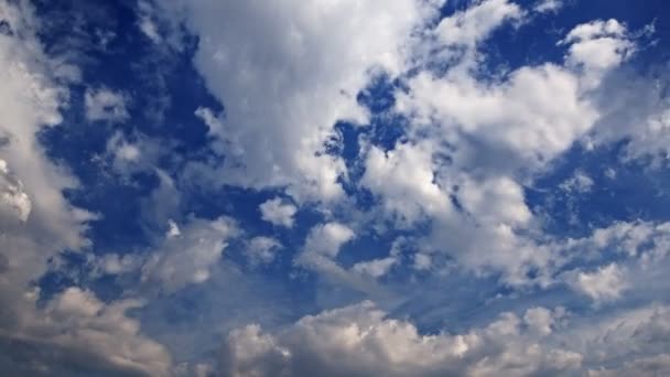 Puffadt Fehér Felhők Kék Időeltolódás — Stock videók