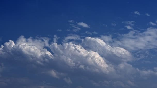Gezwollen Witte Wolken Blue Sky Time Lapse — Stockvideo