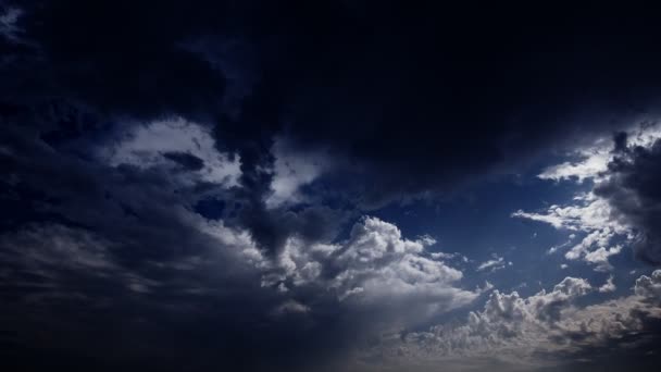 蓬松的白云与蓝天时间的流逝 — 图库视频影像