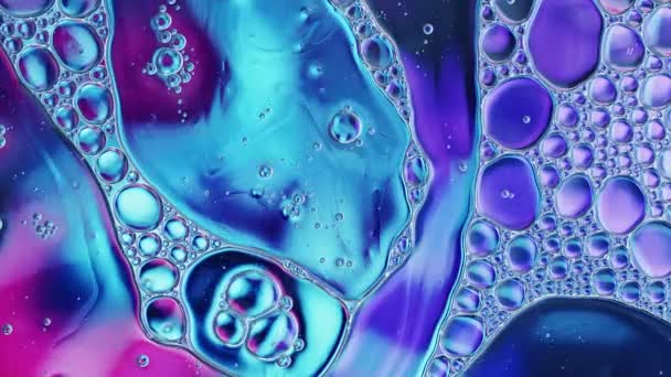 Abstracto Colorido Aceite Comida Gotas Burbujas Esferas Que Fluyen Agua — Vídeos de Stock