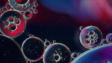 Soyut Renkli Gıda Yağı Damlaları Su yüzeyine akan kabarcıklar ve küreler, makro Fotoğrafçılık