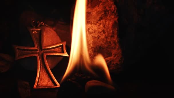 Cruz Símbolo Religión Cristiana Fuego — Vídeos de Stock