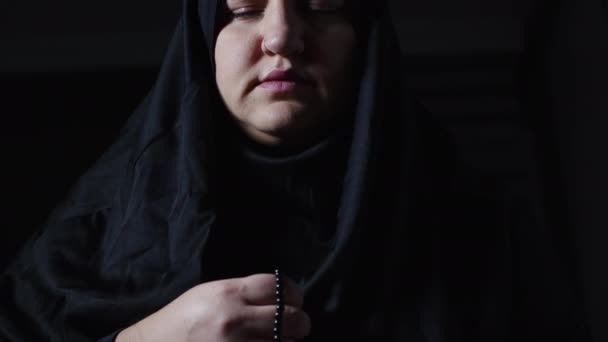 Young Muslim Woman Black Prayer Clothes Headscarf — Stock Video
