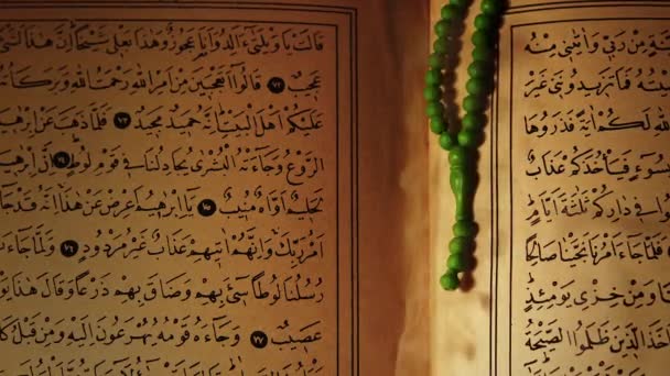 Religião Livro Islã Alcorão Contas Rosário — Vídeo de Stock