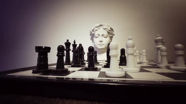 国际象棋和古希腊雕像头像 — 图库视频影像