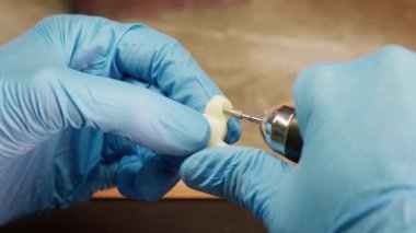 Diş Laboratuvarında Zirkonyum porseleni ve implant çalışmaları