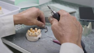 Diş Laboratuvarında Zirkonyum porseleni ve implant çalışmaları