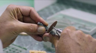 Diş Laboratuvarında Zirkonyum porseleni ve implant çalışmaları