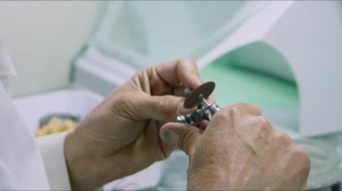 Diş Laboratuvarında Zirkonyum porseleni ve implant çalışmaları
