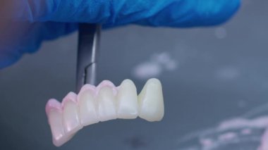 Diş Laboratuvarında Zirkonyum porseleni ve implant çalışmaları