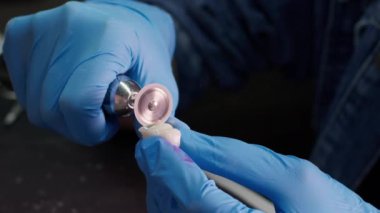 Diş Laboratuvarında Zirkonyum porseleni ve implant çalışmaları