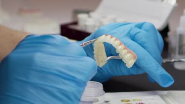 Diş Laboratuvarında Zirkonyum porseleni ve implant çalışmaları