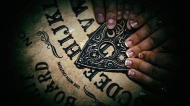 Cadılık Ruhsal Cadılar Bayramı Korkunç Oyun Ouija Tahtası 