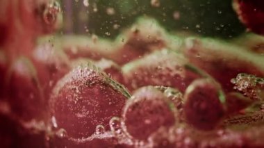 Soyut Büyüleyici Sıvı Yağ Baloncukları Suda Hareket Ediyor 