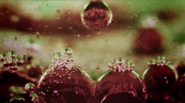 Soyut Büyüleyici Sıvı Yağ Baloncukları Suda Hareket Ediyor 