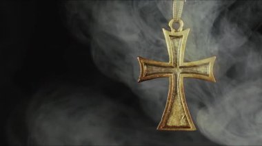 Hıristiyan Dini Duman Sembol Haçı