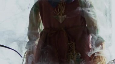 Smoke kravatlı Cadılar Bayramı Korkuluğu Adam