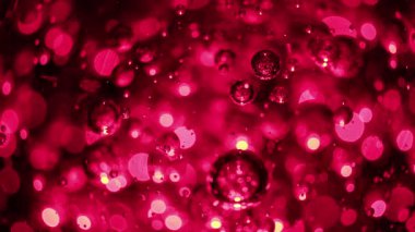 Renkli Kiristal Cam Küre içinde Kabarcıklar ve Bokeh ile Çember