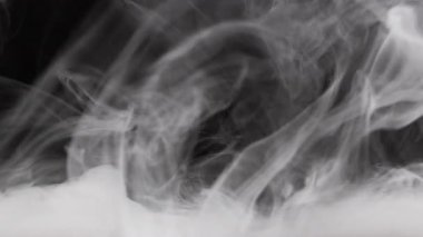 Soyut Siyah ve Beyaz Duman Yayma Efekti 