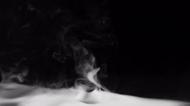 Soyut Siyah ve Beyaz Duman Yayma Efekti 