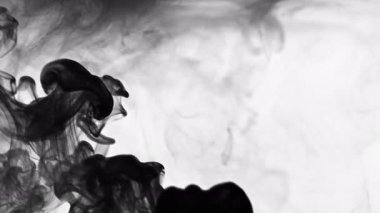 Soyut Siyah ve Beyaz Duman Yayma Efekti 