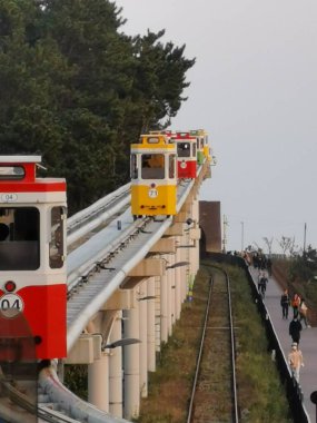 2 Kasım 2022 - Busan, Güney Kore: Haeundae Sahil treni renkli kapsülleri gösteriyor. Yüksek kalite fotoğraf