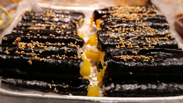 Típico Corea Del Sur Comida Callejera Algas Rollos Semillas Sésamo —  Fotos de Stock