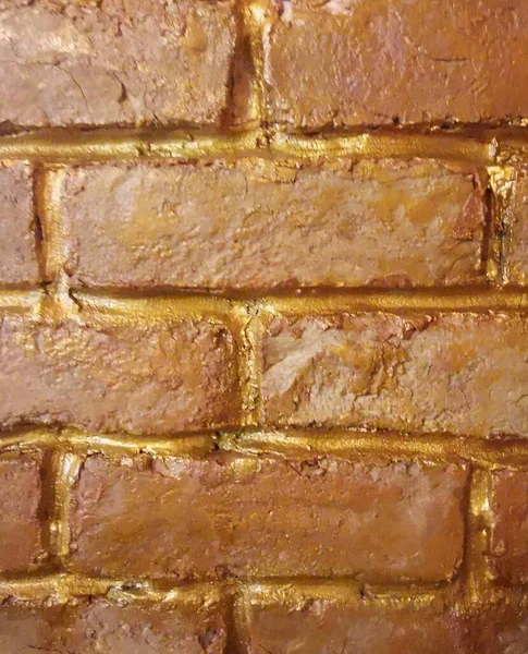 Zbliżenie Starych Pogodnych Oznakowanych Murów Cegły Grungy Pomalowanych Złoto Wysokiej — Zdjęcie stockowe