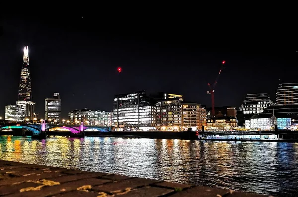 Lutego 2023 Londyn Anglia Widok Most Southwark Przez Tamizę Odłamkiem — Zdjęcie stockowe