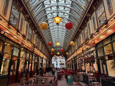 4 Aralık 2024 - Londra, İngiltere: Londra 'daki Leadenhall Pazarı. Yüksek kalite fotoğraf