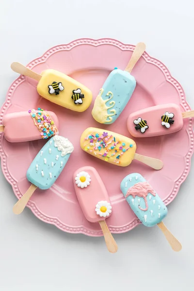 Top View Pink Platter Topped Homemade Cakesicles Decorated Spring — Stock Photo, Image