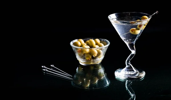 Wodka Martini Getränk Mit Einem Cocktail Aus Oliven Und Einer — Stockfoto