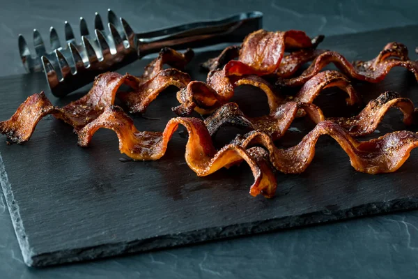 Close Crispy Wavy Maple Peppercorn Bacon Ready Eating — Stock Photo, Image