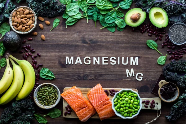 Magnezyumun Yüksek Olduğu Çeşitli Yiyeceklerin Yukarıdan Görünüşü Beslenme Konsepti Stok Resim
