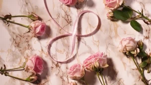 Roze Flat Voor Internationale Vrouwendag Maart Met Bloemen Van Rozen — Stockvideo
