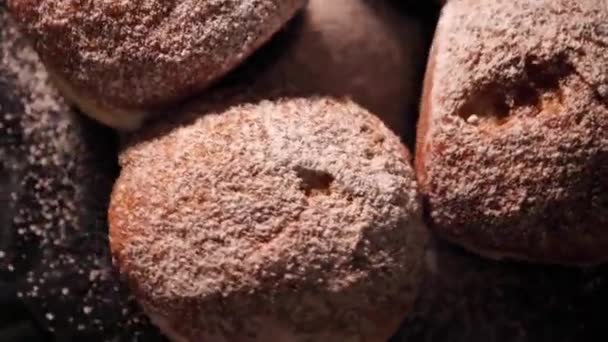 Zoete Donuts Met Poedersuiker Voor Vakantie Van Happy Hanukkah Traditioneel — Stockvideo