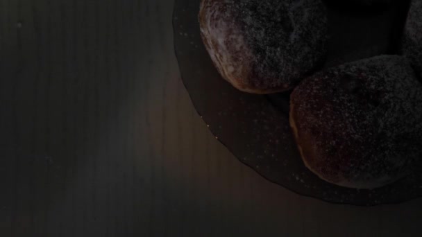 Солодкий Пончик Цукровою Пудрою Святкування Єврейського Свята Вдома Свічка Зірка — стокове відео