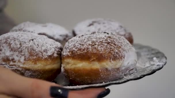 Zoete Donuts Met Poedersuiker Voor Vakantie Van Happy Hanukkah Traditioneel — Stockvideo