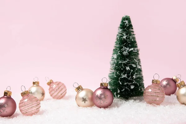 Fondo Vacaciones Rosa Árbol Navidad Ornamentos —  Fotos de Stock
