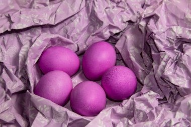 Pembe renkli yumurtalar. Paskalya arkaplanı.