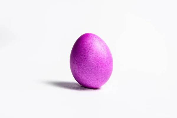 Розовое Пасхальное Яйцо Белом Фоне — стоковое фото