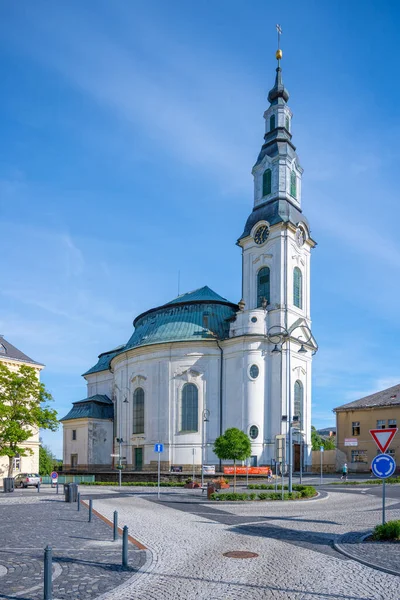 捷克共和国诺维堡Namesti Miru圣母玛利亚升天教堂 — 图库照片