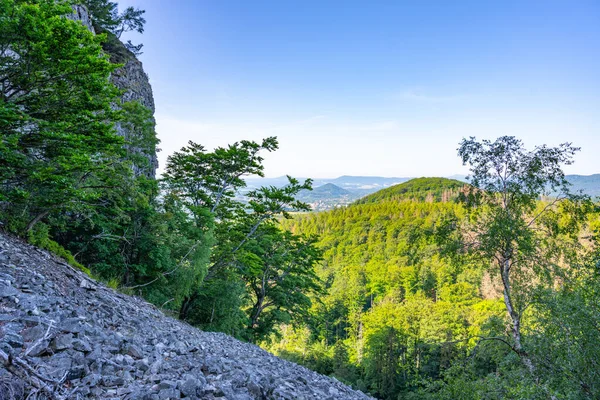 Lusatian Dağları Nın Yaz Manzarasına Klic Dağı Nın Perspektifinden Bakmak — Stok fotoğraf